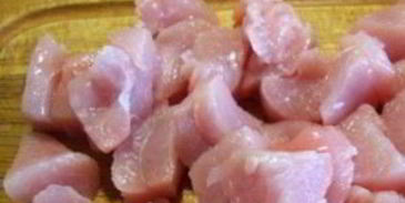 индейка, тушенная с черносливом в сметане