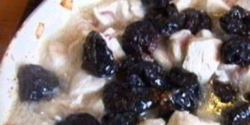 индейка, тушенная с черносливом в сметане