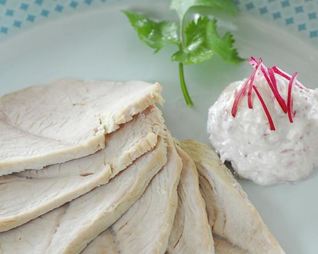 Холодная свинина с заправкой из редиса