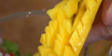 куриное филе с сальсой из манго