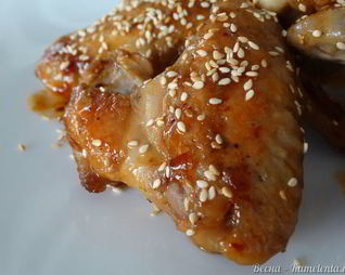 Куриные крылья в остро-сладкой глазури