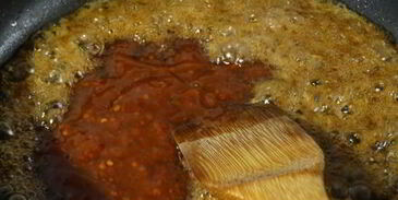 куриные крылья в остро-сладкой глазури