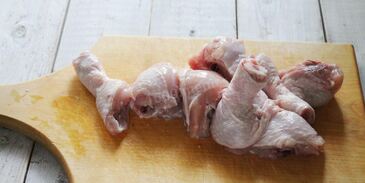 курица тушеная с луком