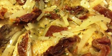 курица в кокосовом молоке с вялеными томатами