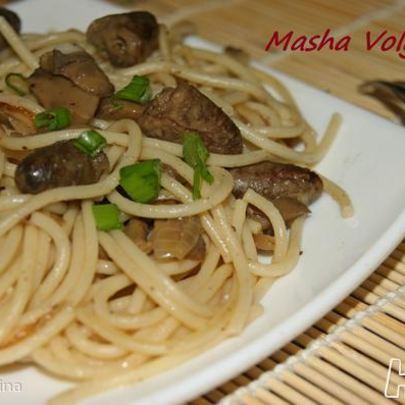 Лапша с грибами и куриными сердечками