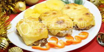 свинина с ананасами и сыром