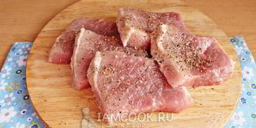 свинина, запеченная с овощами в духовке