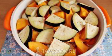 свинина, запеченная с овощами в духовке