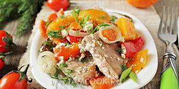 свинина, запеченная с овощами в духовке