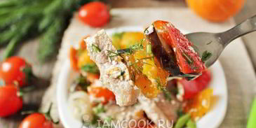 свинина, запеченная с овощами в духовке