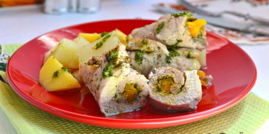 Рецепт свиных рулетиков, фаршированных морковью с картофелем на пару