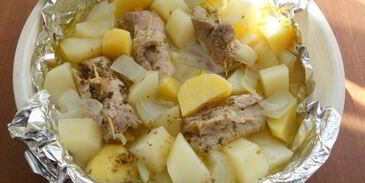 свиные рулетики, фаршированные морковью с картофелем на пару