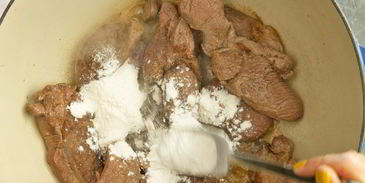 томленая баранина с овощами