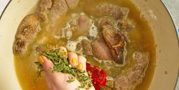 томленая баранина с овощами