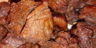 тушенное в вине мясо с овощами