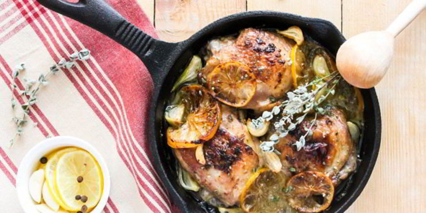 Рецепт жареных куриных бедер с прованскими травами и лимоном