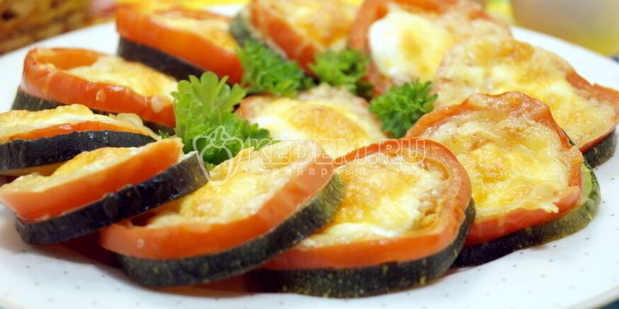 Рецепт кабачков с помидорами и сыром