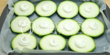 кабачки с помидорами и сыром