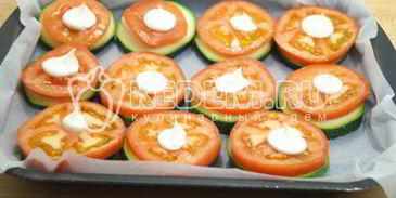 кабачки с помидорами и сыром