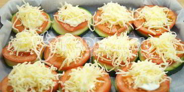 кабачки с помидорами и сыром