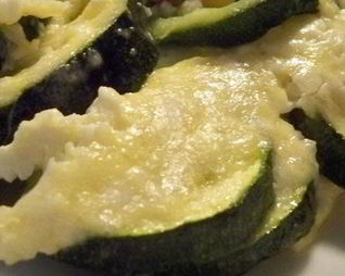 Кабачки с творогом и чесноком