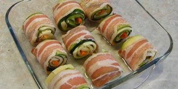 кабачки запеченые с морковью, сыром, беконом