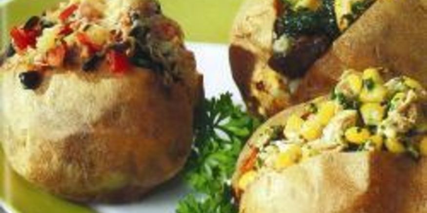 Рецепт картофеля, запеченного в духовке с разными начинками