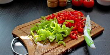 колбаски с фасолью в томатном соусе