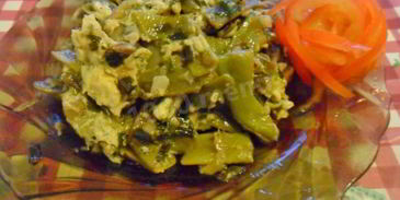 лобио из стручковой фасоли с яйцом по-грузински