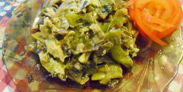 лобио из стручковой фасоли с яйцом по-грузински