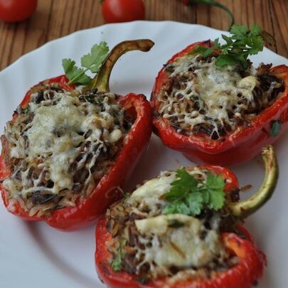 Перец фаршированный тунцом и рисовым миксом