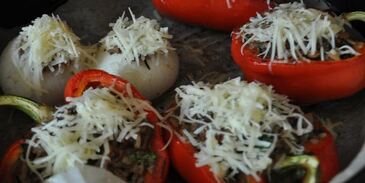 перец фаршированный тунцом и рисовым миксом