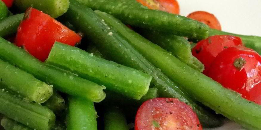 Рецепт стручковой фасоли с помидорами черри