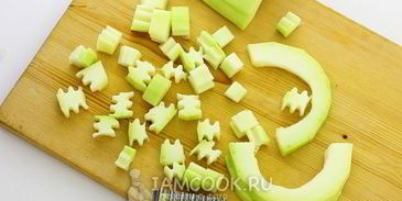 тушеные кабачки с морковью и луком