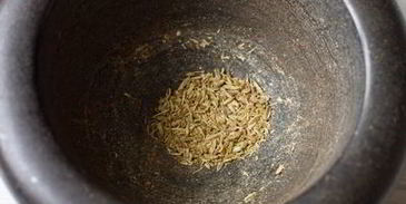 кроличья печень с луком в конверте из пергамента