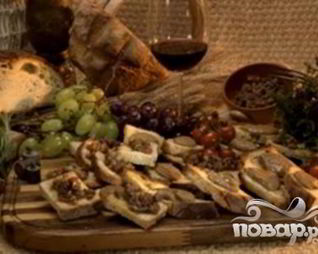 Кростини с куриной печенью