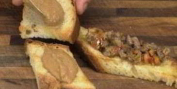 кростини с куриной печенью