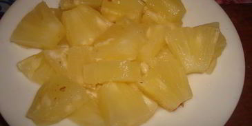 куриная печень с ананасами и гречкой