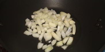 куриная печень с ананасами и гречкой