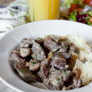 Рецепт Куриной печени с грибами в сливочном соусе