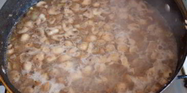 куриная печень с грибами в сливочном соусе