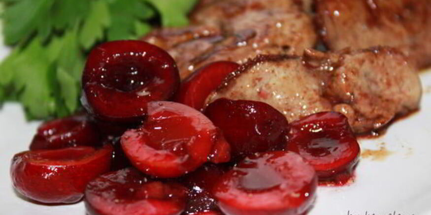 Рецепт куриной печени с маринованной черешней