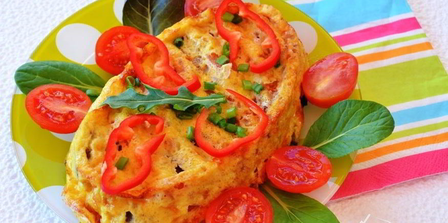 Рецепт куриной печени с помидорами в омлете