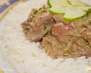 Куриная печень в кабачково-яблочном соусе