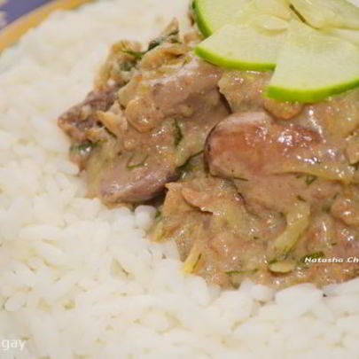 Куриная печень в кабачково-яблочном соусе