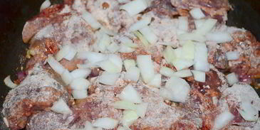 куриная печень в кабачково-яблочном соусе