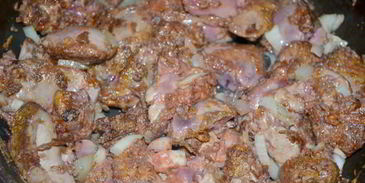 куриная печень в кабачково-яблочном соусе