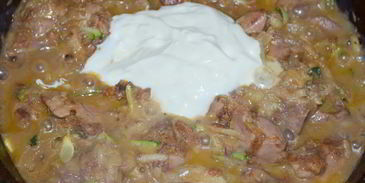 куриная печень в кабачково-яблочном соусе