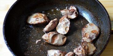 куриная печень в сливочно-горчичном соусе