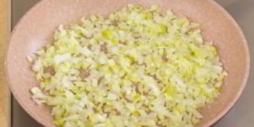 куриная печень, жаренная с грибами и гречкой